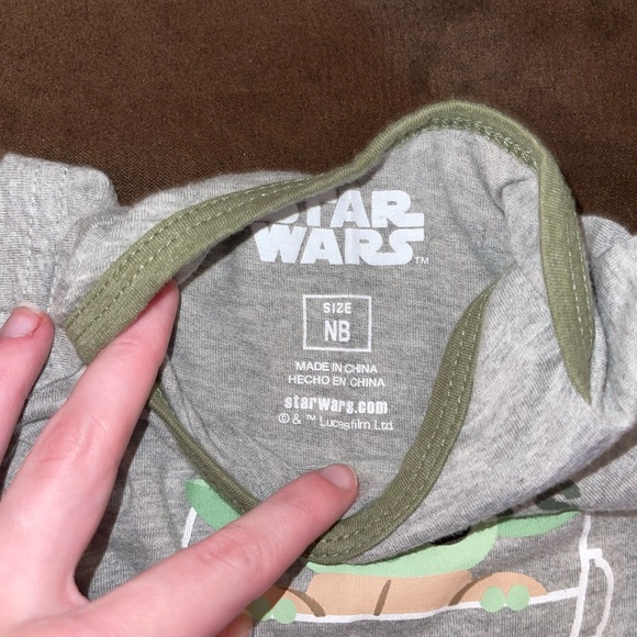 Newborn Baby Yoda onesie - Picture 2 of 2